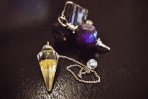 Dowsing with a Pendulum – A Beginner’s Guide to Using a Pendulum